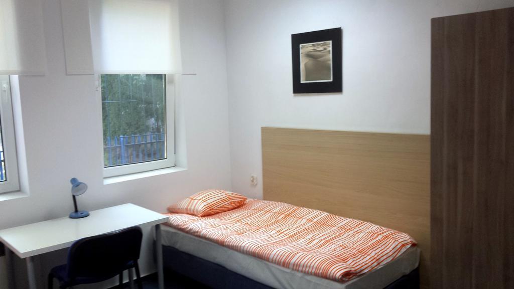 Erasmus House Hostel Warsaw Room photo