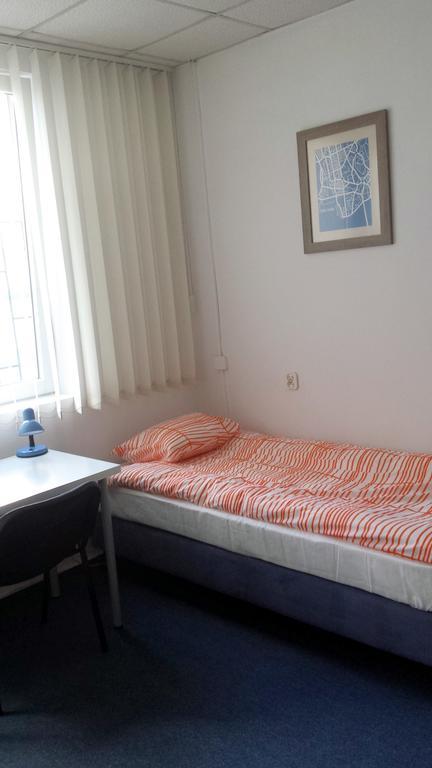 Erasmus House Hostel Warsaw Room photo