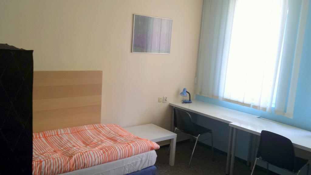 Erasmus House Hostel Warsaw Room photo